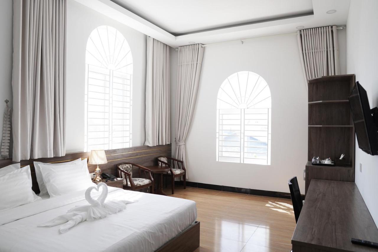 Apple Hotel Three - Near Pnh Airport Phnom Penh Dış mekan fotoğraf