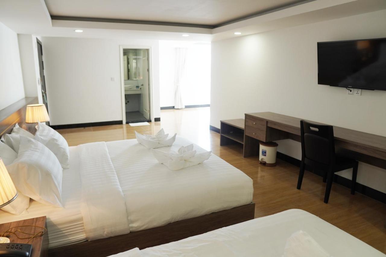 Apple Hotel Three - Near Pnh Airport Phnom Penh Dış mekan fotoğraf