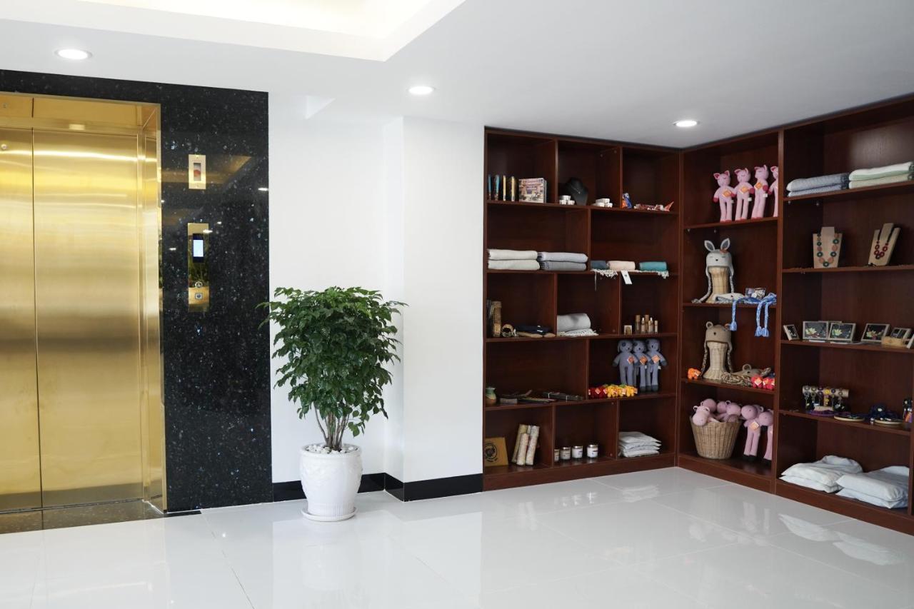 Apple Hotel Three - Near Pnh Airport Phnom Penh Dış mekan fotoğraf