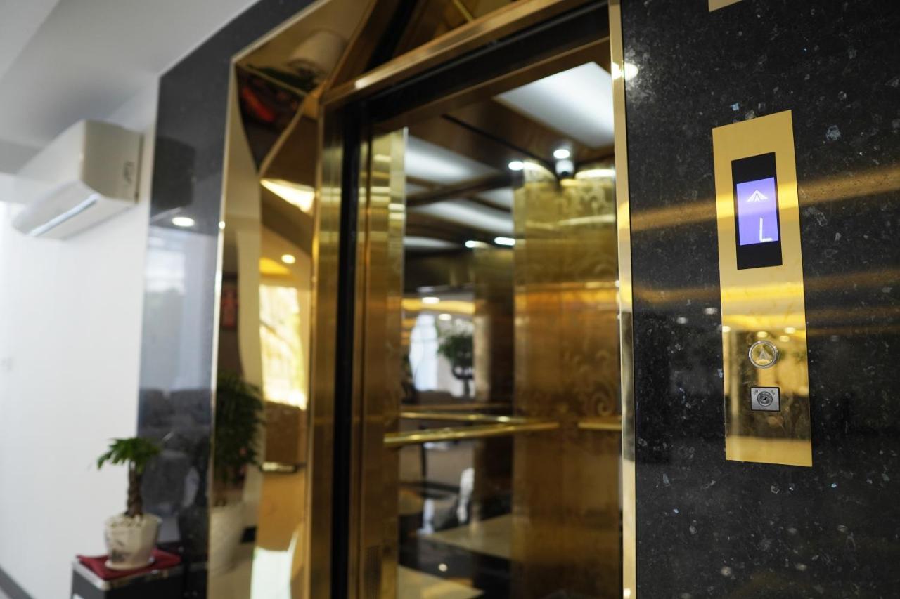 Apple Hotel Three - Near Pnh Airport Phnom Penh Dış mekan fotoğraf