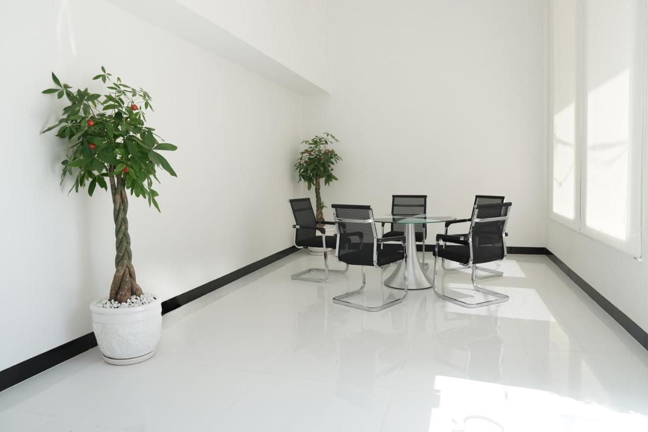 Apple Hotel Three - Near Pnh Airport Phnom Penh Dış mekan fotoğraf