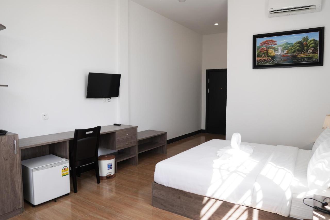 Apple Hotel Three - Near Pnh Airport Phnom Penh Dış mekan fotoğraf