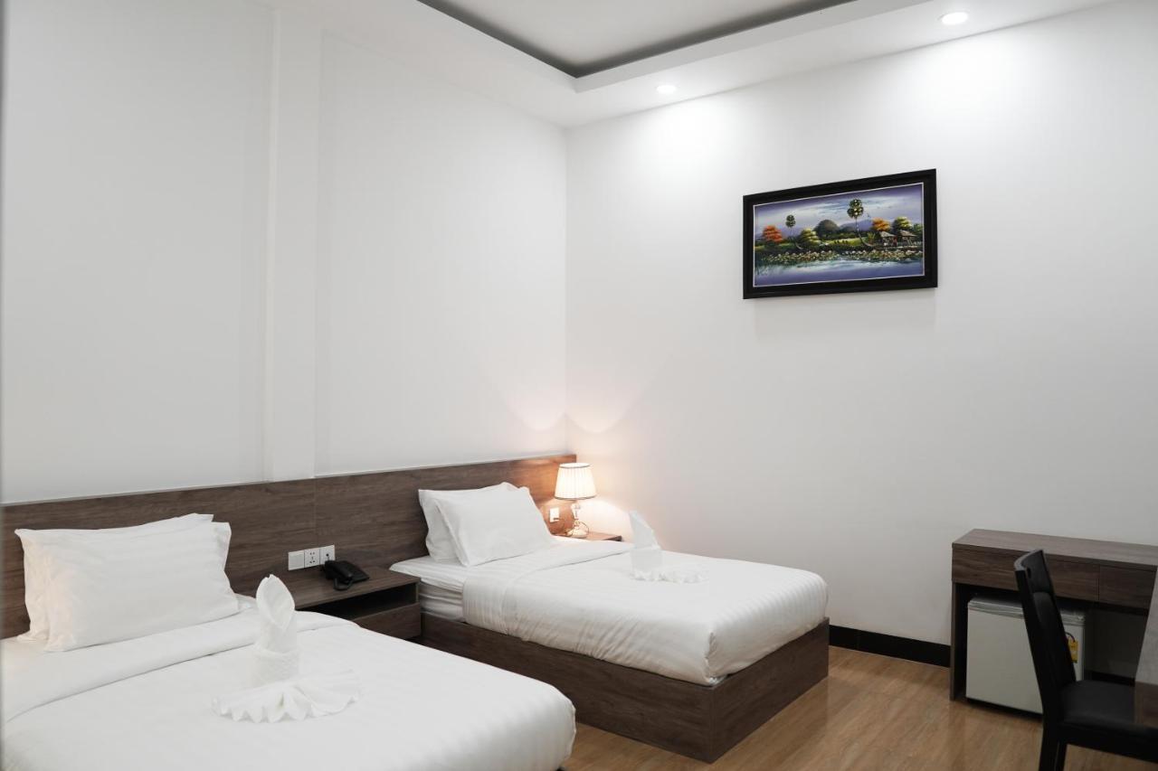 Apple Hotel Three - Near Pnh Airport Phnom Penh Dış mekan fotoğraf