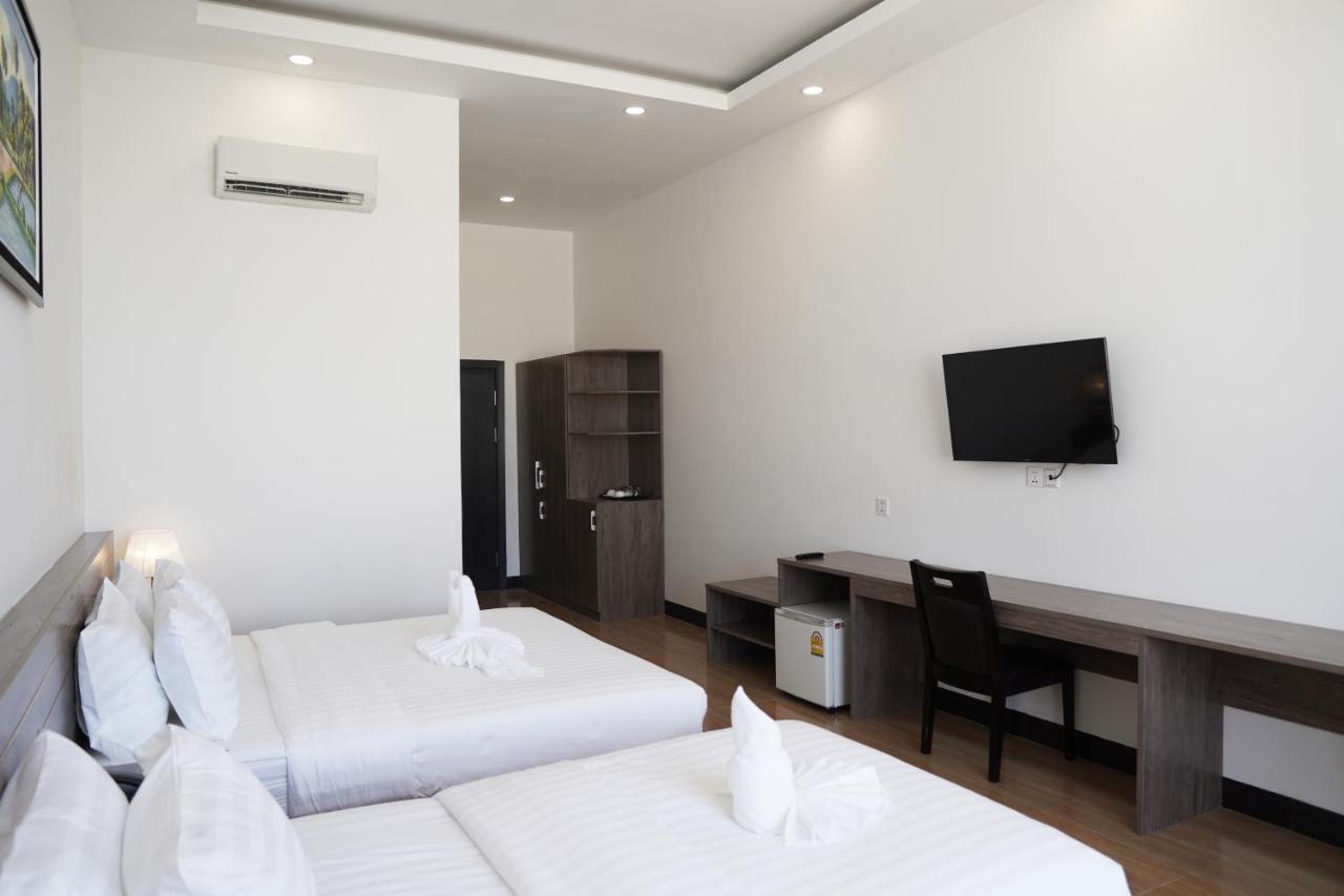 Apple Hotel Three - Near Pnh Airport Phnom Penh Dış mekan fotoğraf