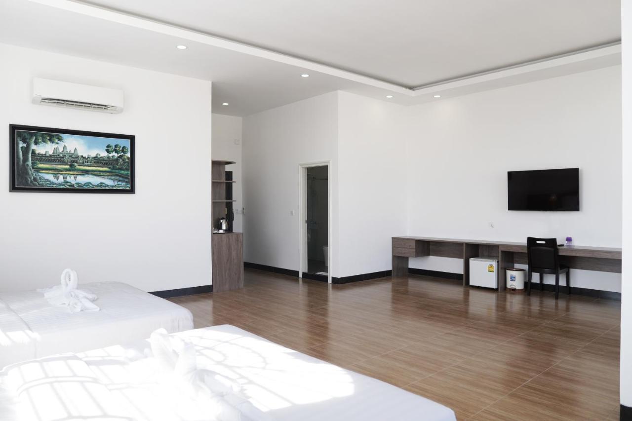 Apple Hotel Three - Near Pnh Airport Phnom Penh Dış mekan fotoğraf