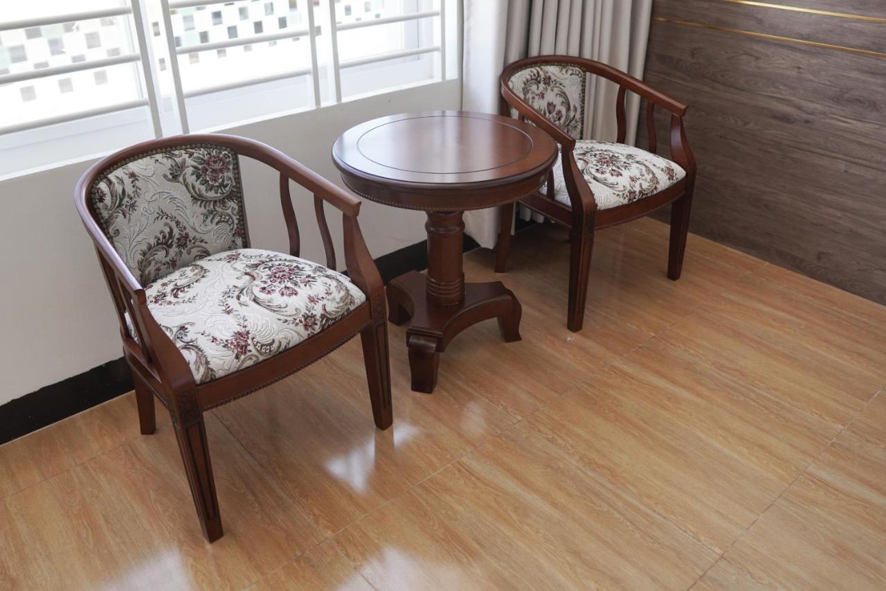 Apple Hotel Three - Near Pnh Airport Phnom Penh Dış mekan fotoğraf