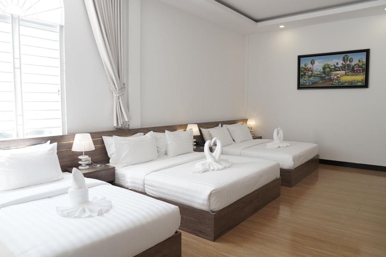 Apple Hotel Three - Near Pnh Airport Phnom Penh Dış mekan fotoğraf