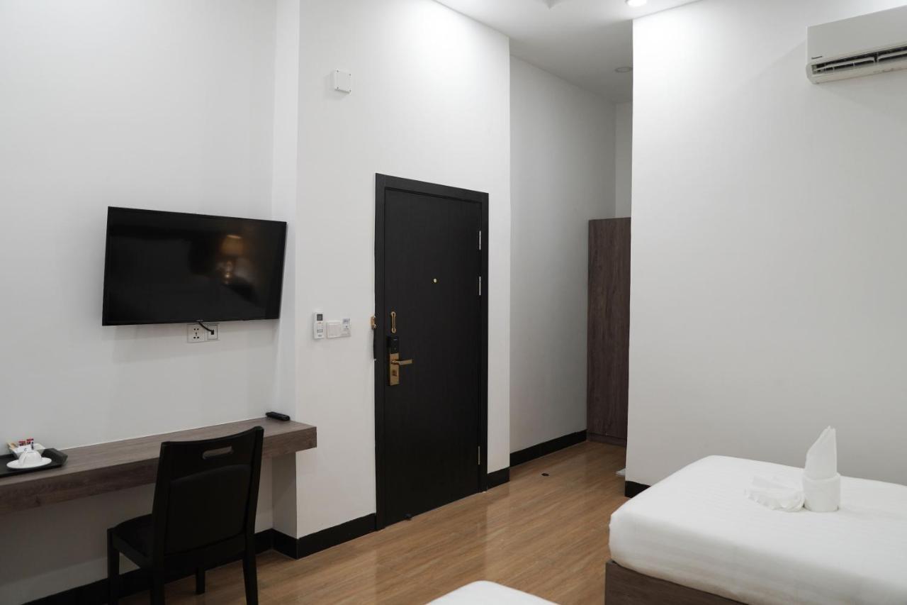 Apple Hotel Three - Near Pnh Airport Phnom Penh Dış mekan fotoğraf