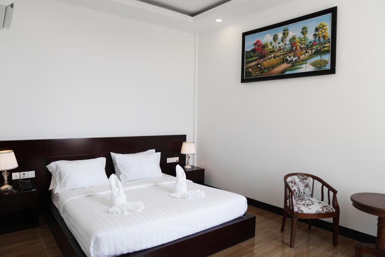 Apple Hotel Three - Near Pnh Airport Phnom Penh Dış mekan fotoğraf